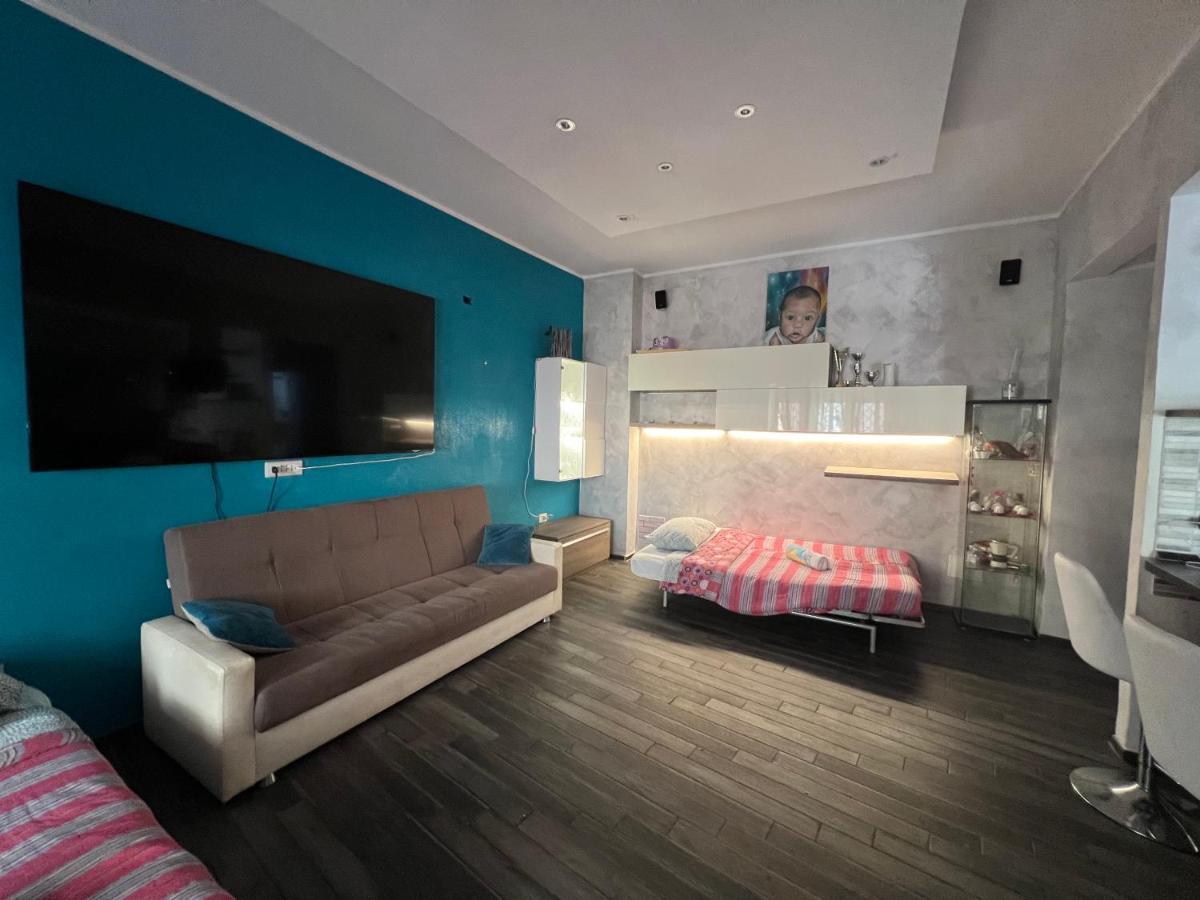 Nathan House,teano * Rom